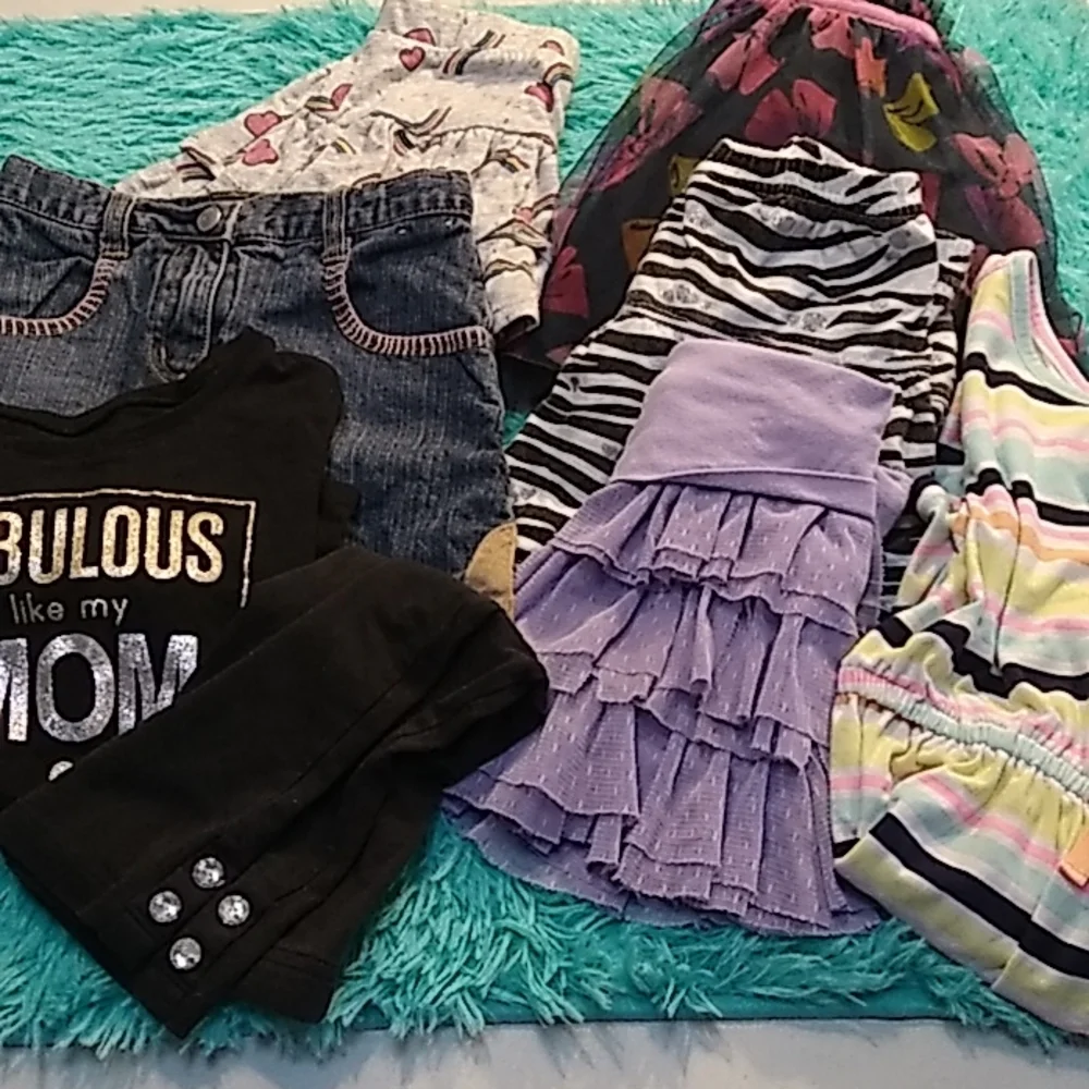 Girls 5T bundle Summer Dress skort skirts tee shirt with leggings pre-owned